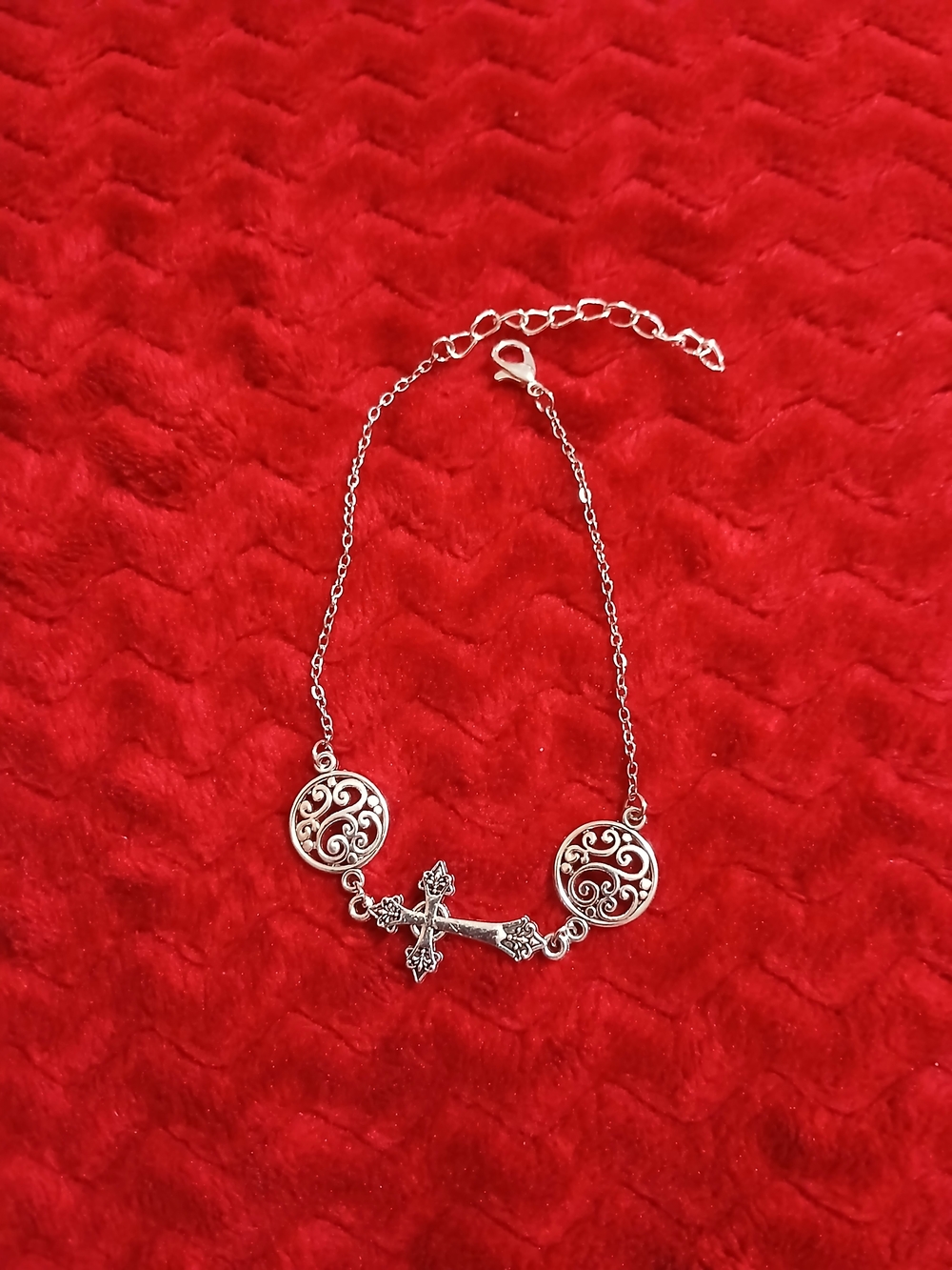 Delicate Silver Cross Bracelet – Silver